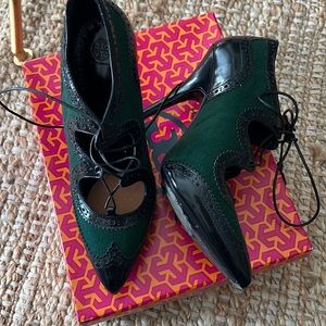 Authentic Tory Burch Hawthorn Black/Green Leather Pump